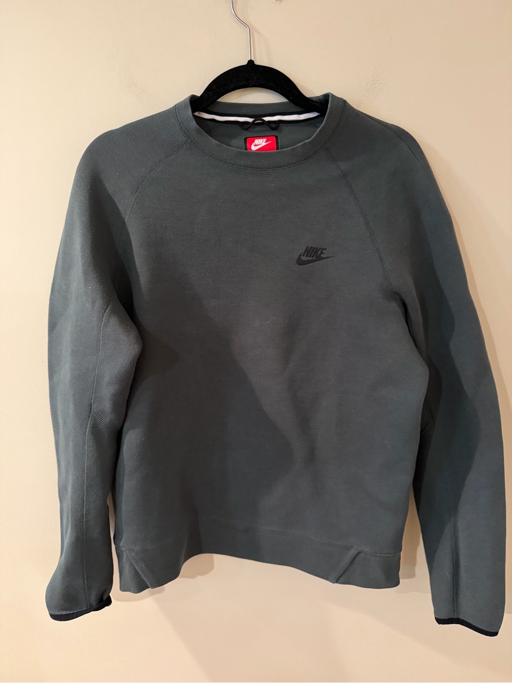 5/$25!! Nike Women’s Crewneck Sweatshirt in Green Charcoal